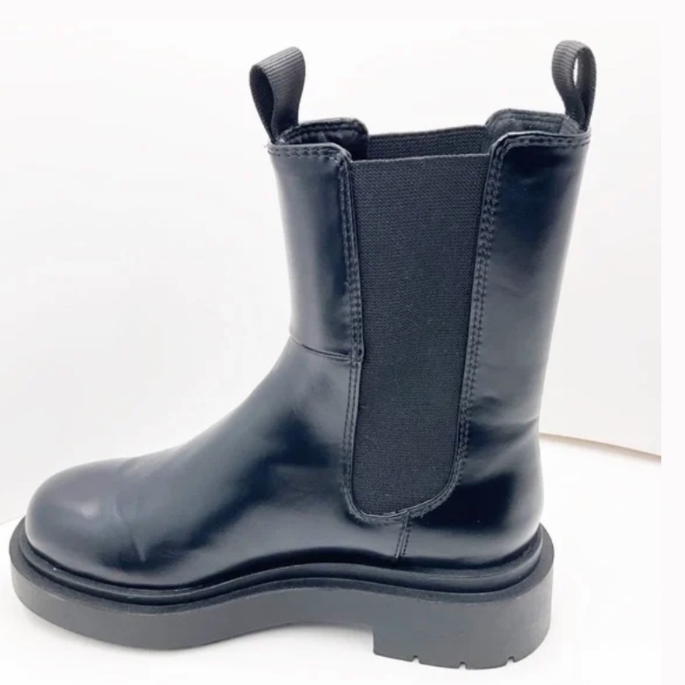 H&M Chelsea Lug Sole Boots - Women’s 8